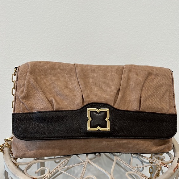 Crossed body purse or clutch. BCBG MAXAZRIA. - Picture 2 of 4